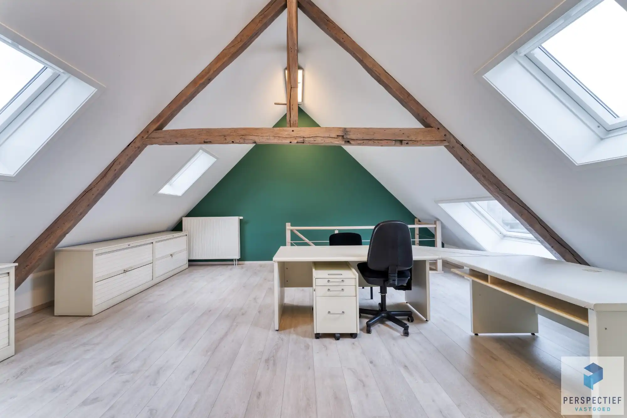 Veelzijdig handelshuis/kantoorgebouw foto 22