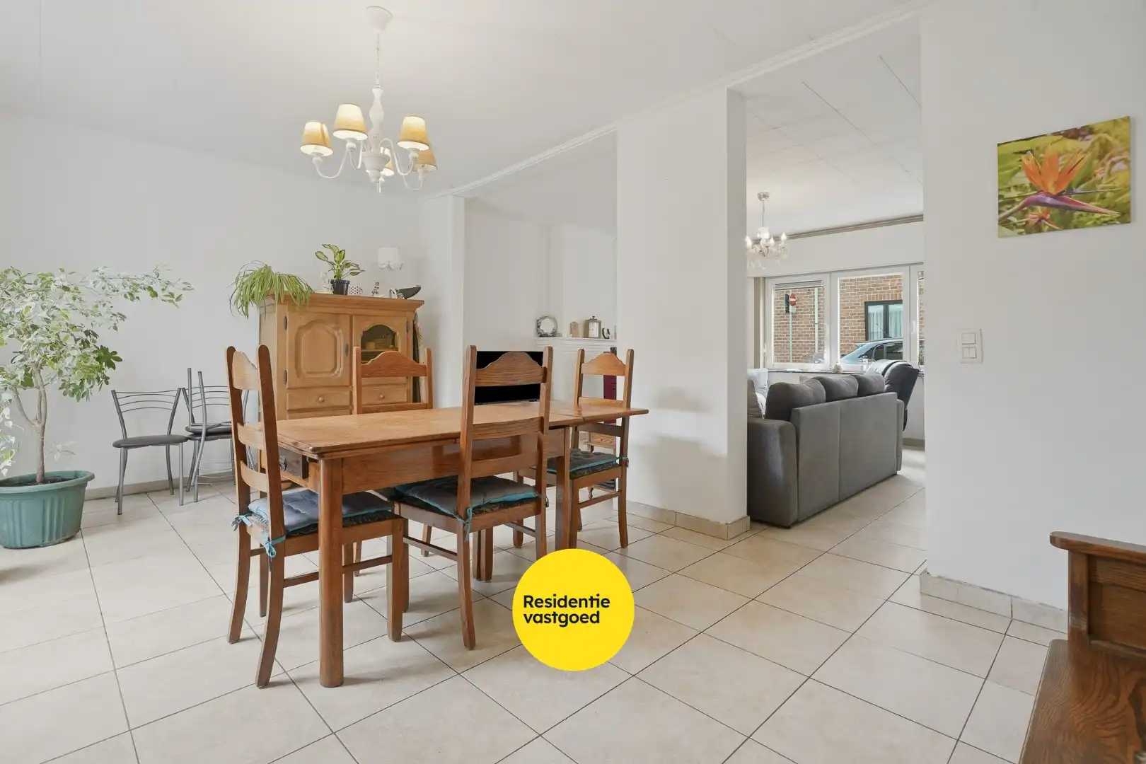 Instapklare woning in hartje Diksmuide, met zicht op het stadspark! foto 2