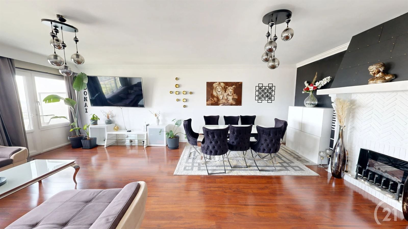 Lichtrijk appartement met terrassen en adembenemend zicht foto {{pictureIndex}}