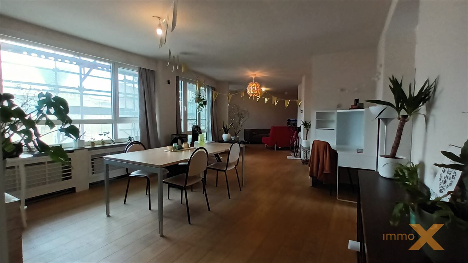 PRACHTIG GROOT APP MET AUTOSTAANPLAATS foto {{pictureIndex}}
