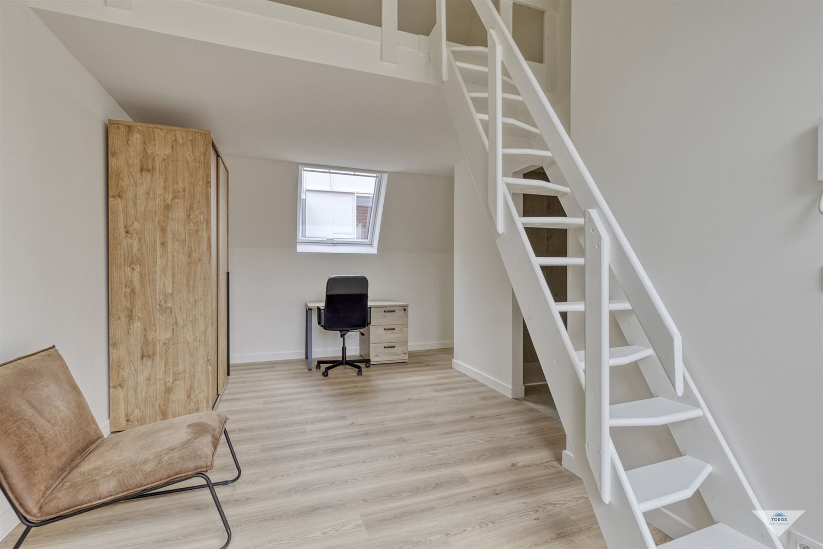 Instapklaar nieuwbouw-studentenhuis met 5 bemeubelde kamers foto 6