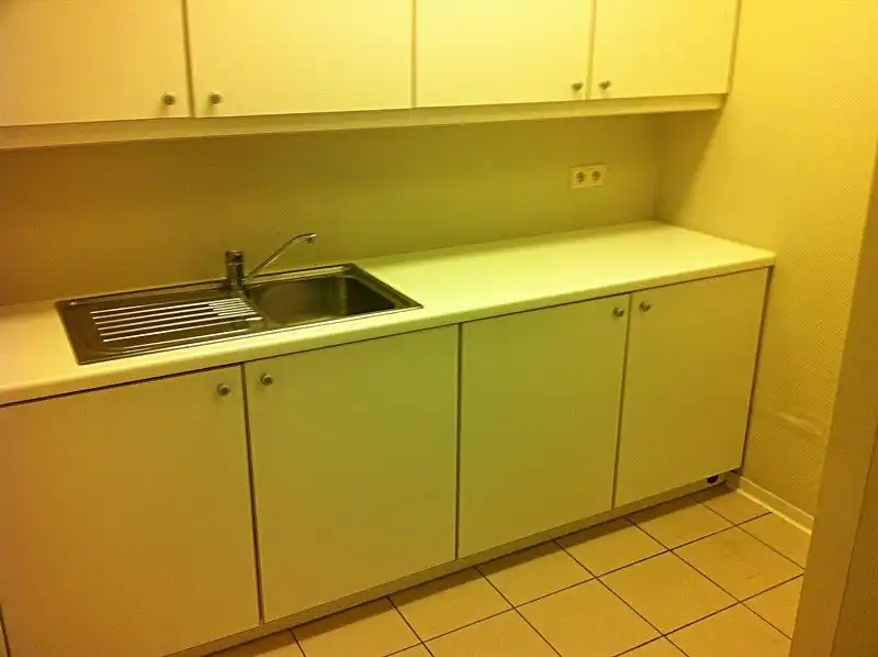 winkel-kantoorruimte van 150 m² foto 3