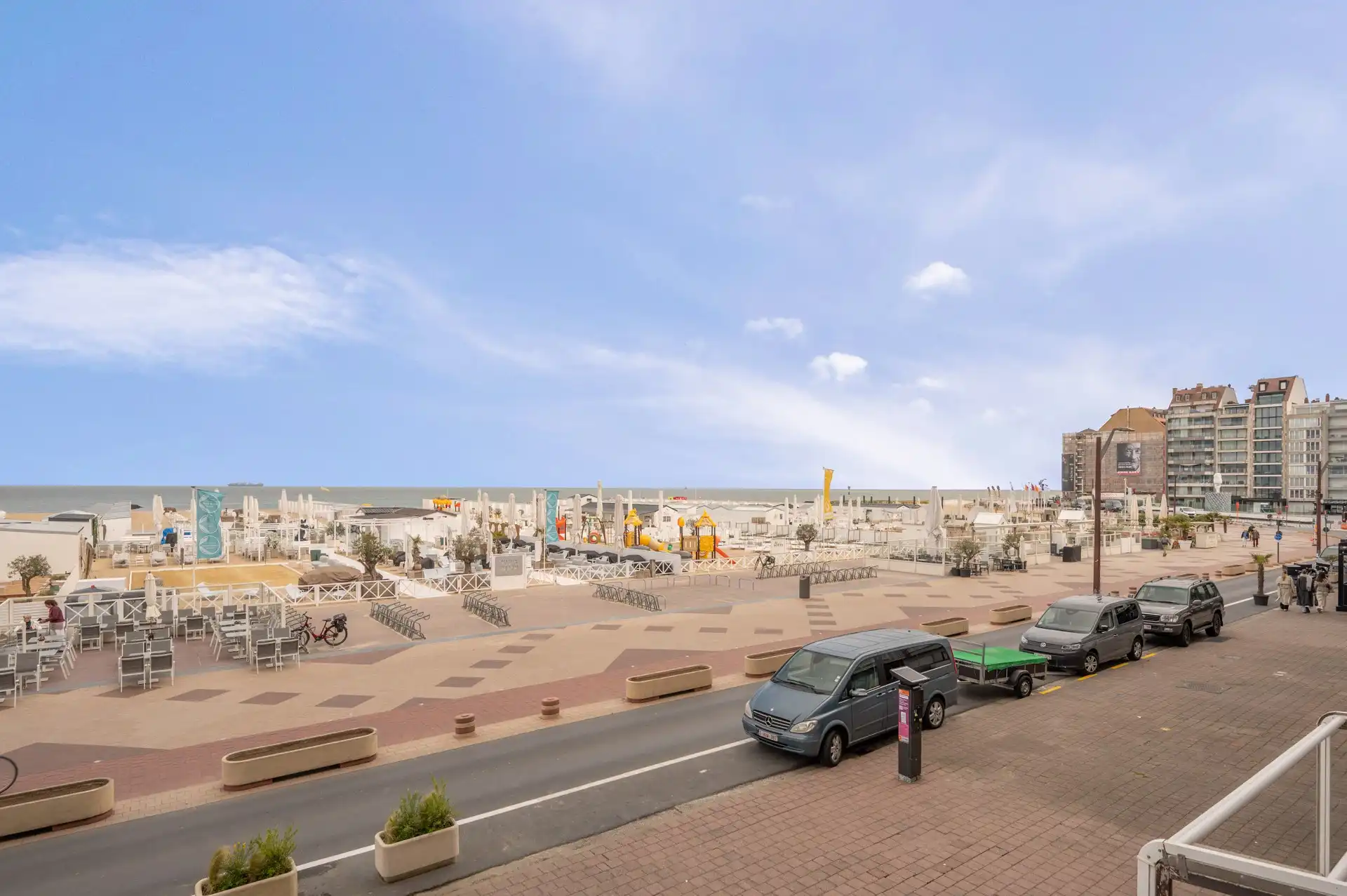 Gemeubeld: Zeer ruim appartement met zeezicht vlakbij het Rubensplein! foto 4