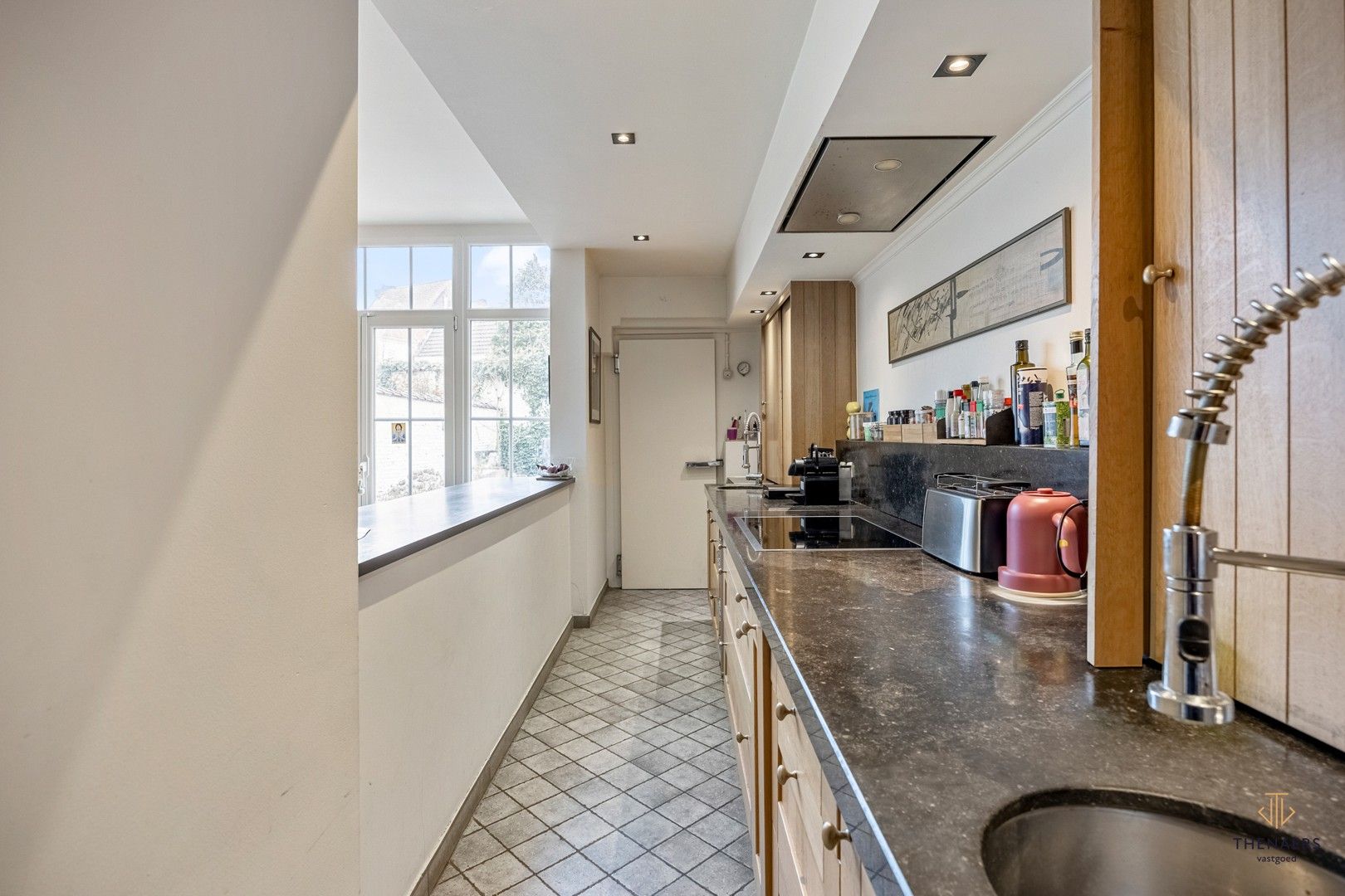 Statige herenwoning op toplocatie in hartje Sint-Truiden. foto 11