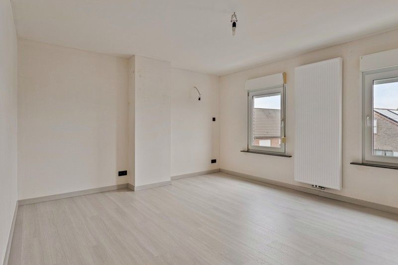 Moderne, volledig gerenoveerde woning met 3 slaapkamers en tuin TE KOOP in Astene! foto 18