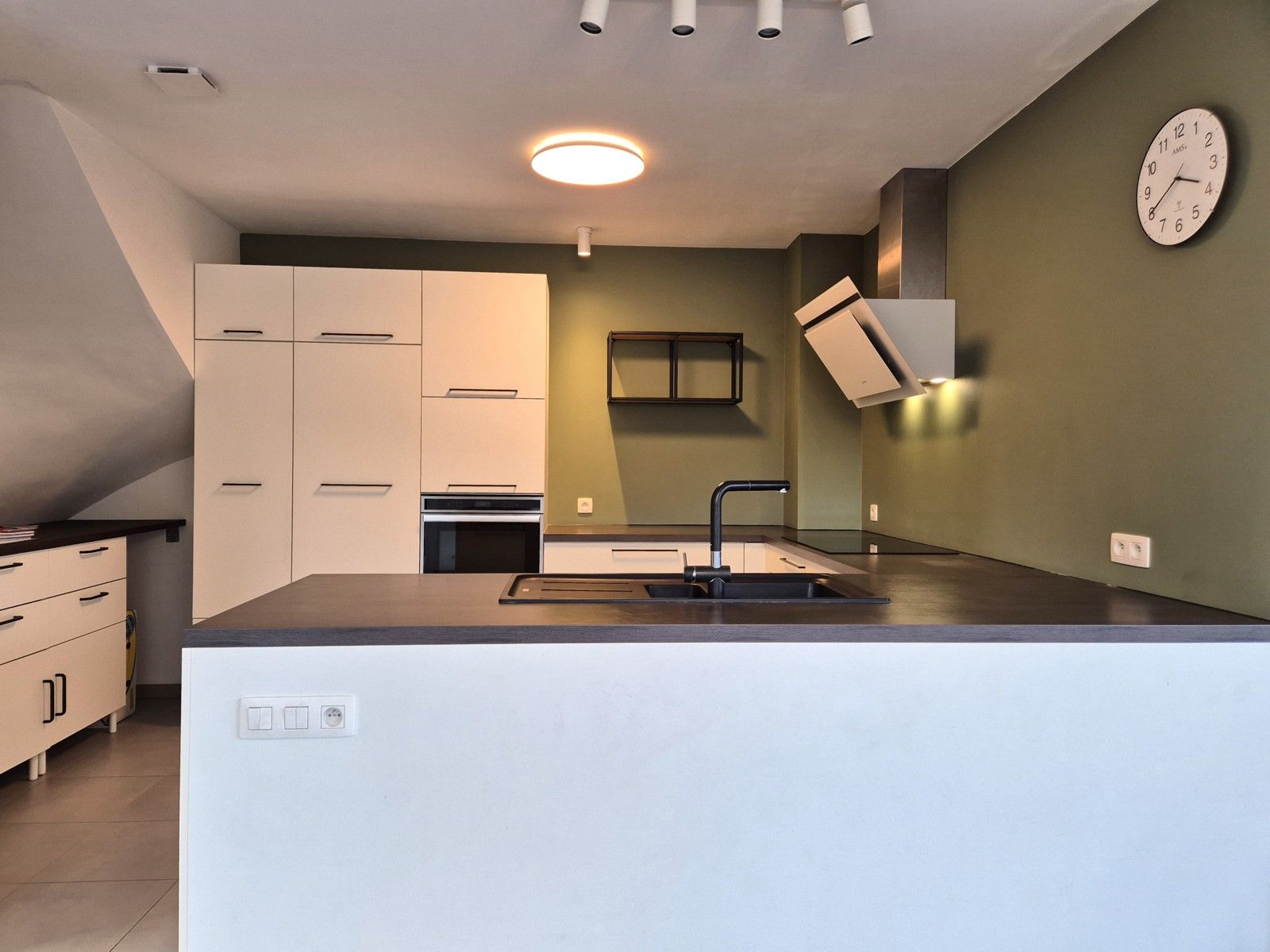 Recente halfopen woning E-peil 15! tot 5 slaapkamers aan 2% foto 8