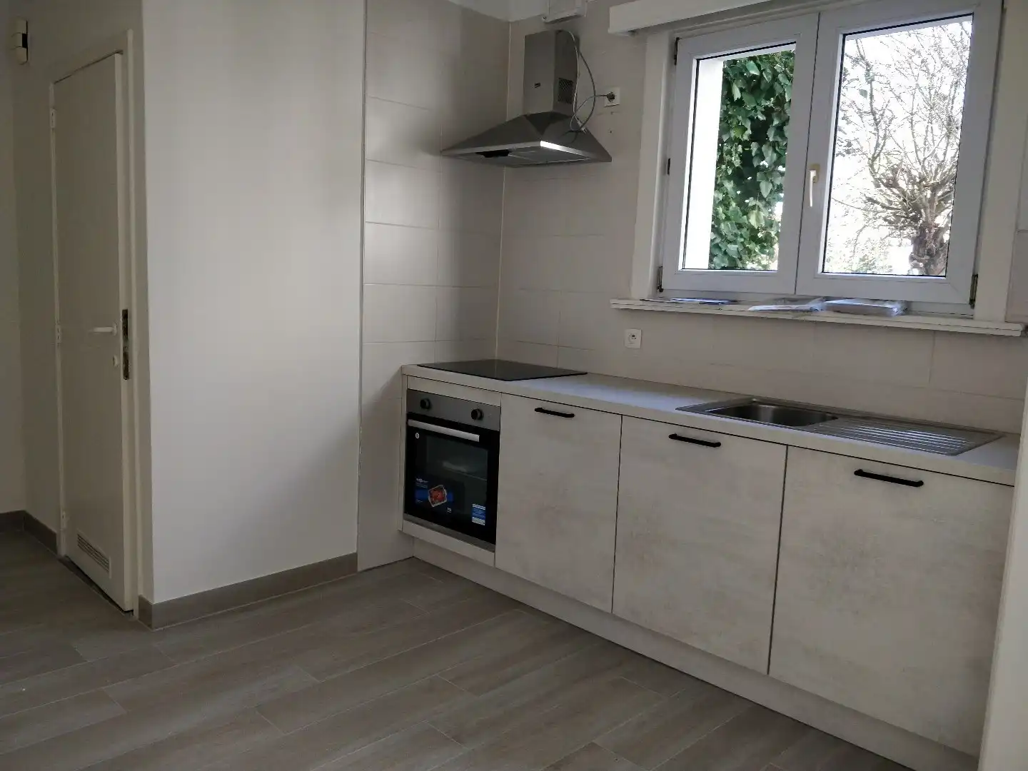 Gelijkvloerse studio te Zele foto 2