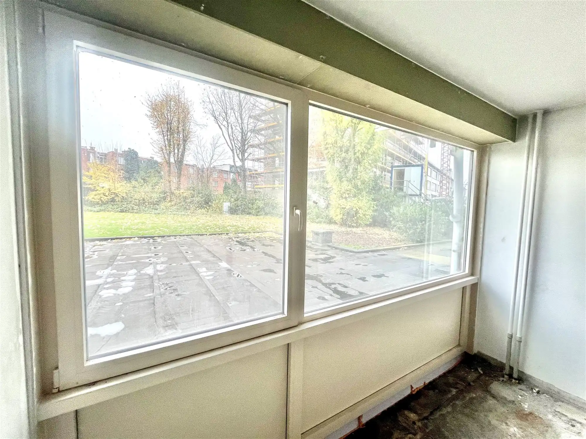 Casco commerciële ruimte + optioneel 2 garages aan meerprijs. foto 12