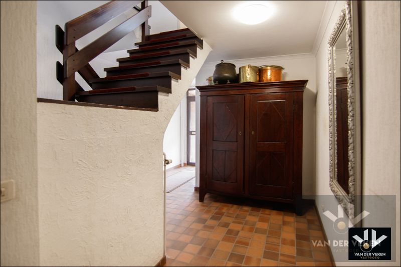 Ruim en zeer goed onderhouden triplex met veel mogelijkheden op goed bereikbare locatie in het gezellige Diepenbeek foto 4