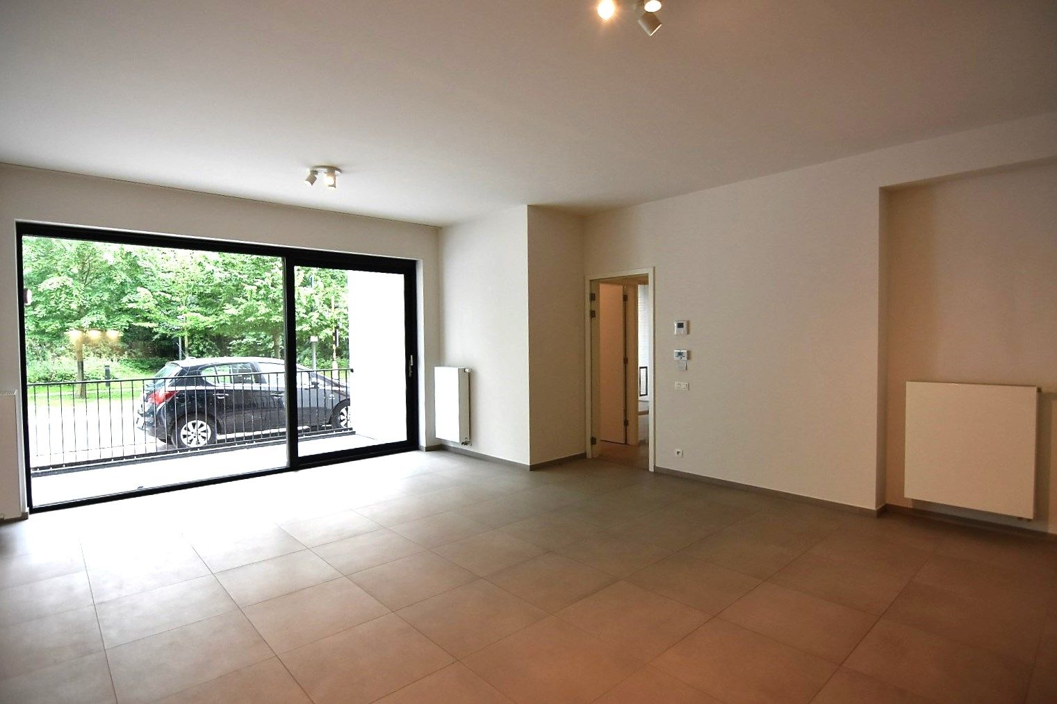 Modern gelijkvloers appartement tegenover park Pastoorsbos Beveren foto 3