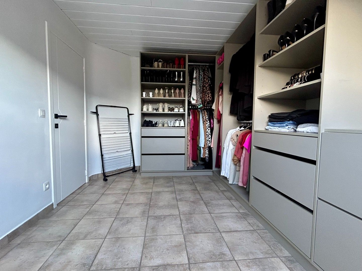 Gezellig 2-slaapkamerappartement te huur in Lichtaart! foto 9