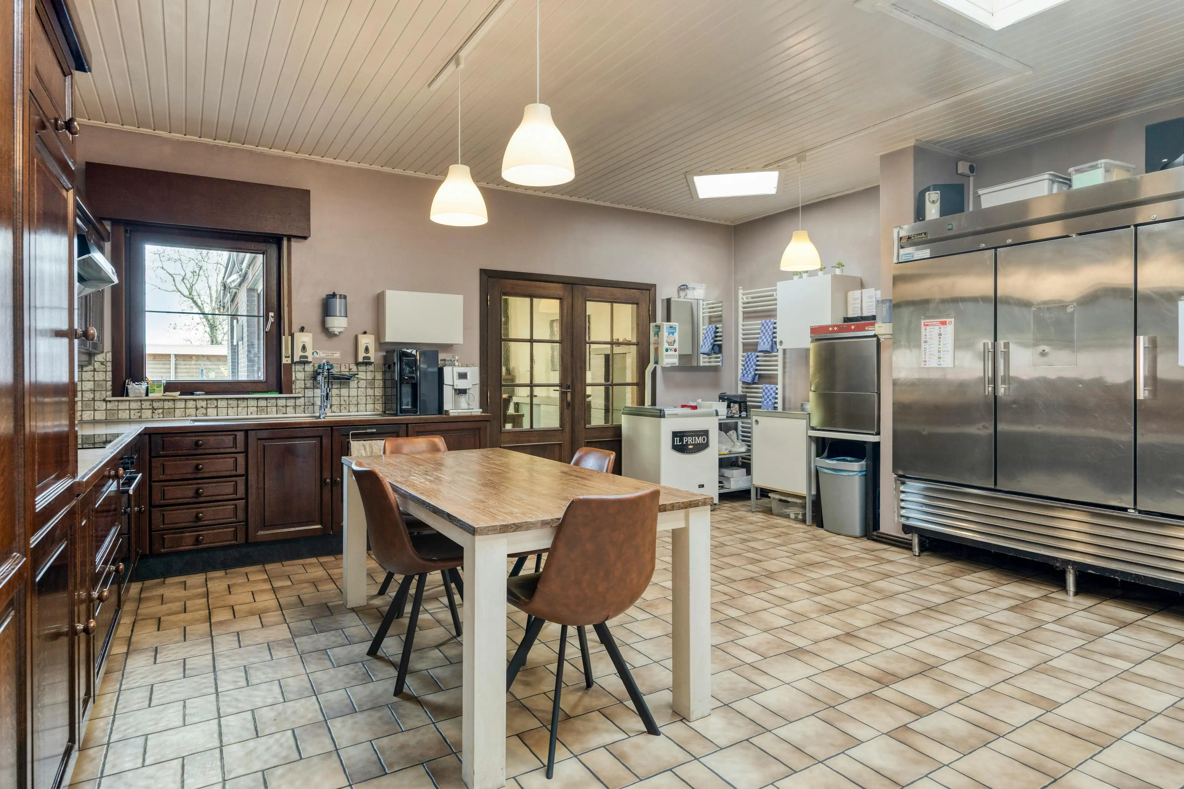 Herenhuis met handelszaak te koop in Kaprijke foto 10