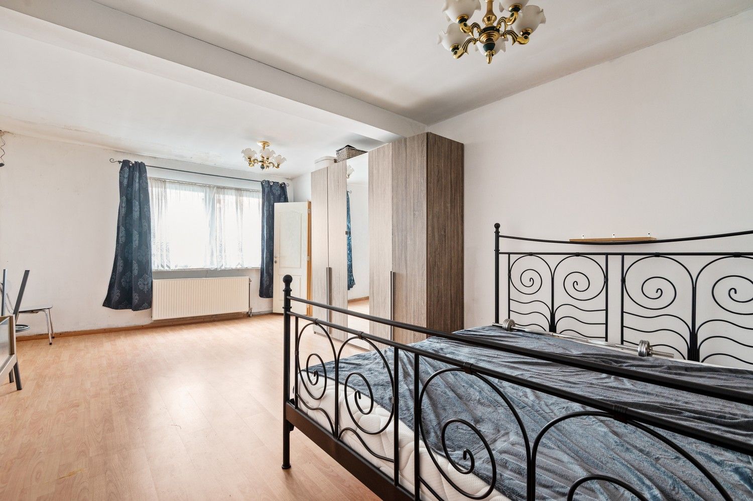 Opbrengsteigendom met een groot magazijn en 3 appartementen te koop! foto 22