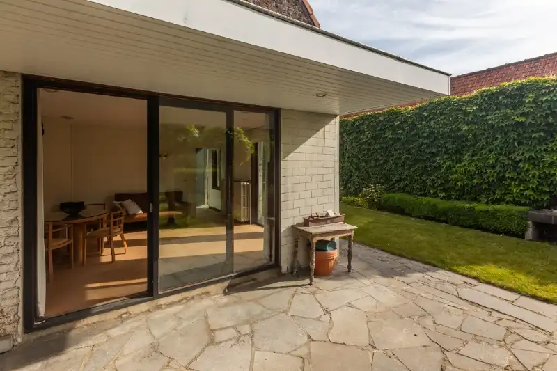 Prachtige, te renoveren, authentieke burgerwoning  met 5 slaapkamers, tuin en ruime garage. foto 28