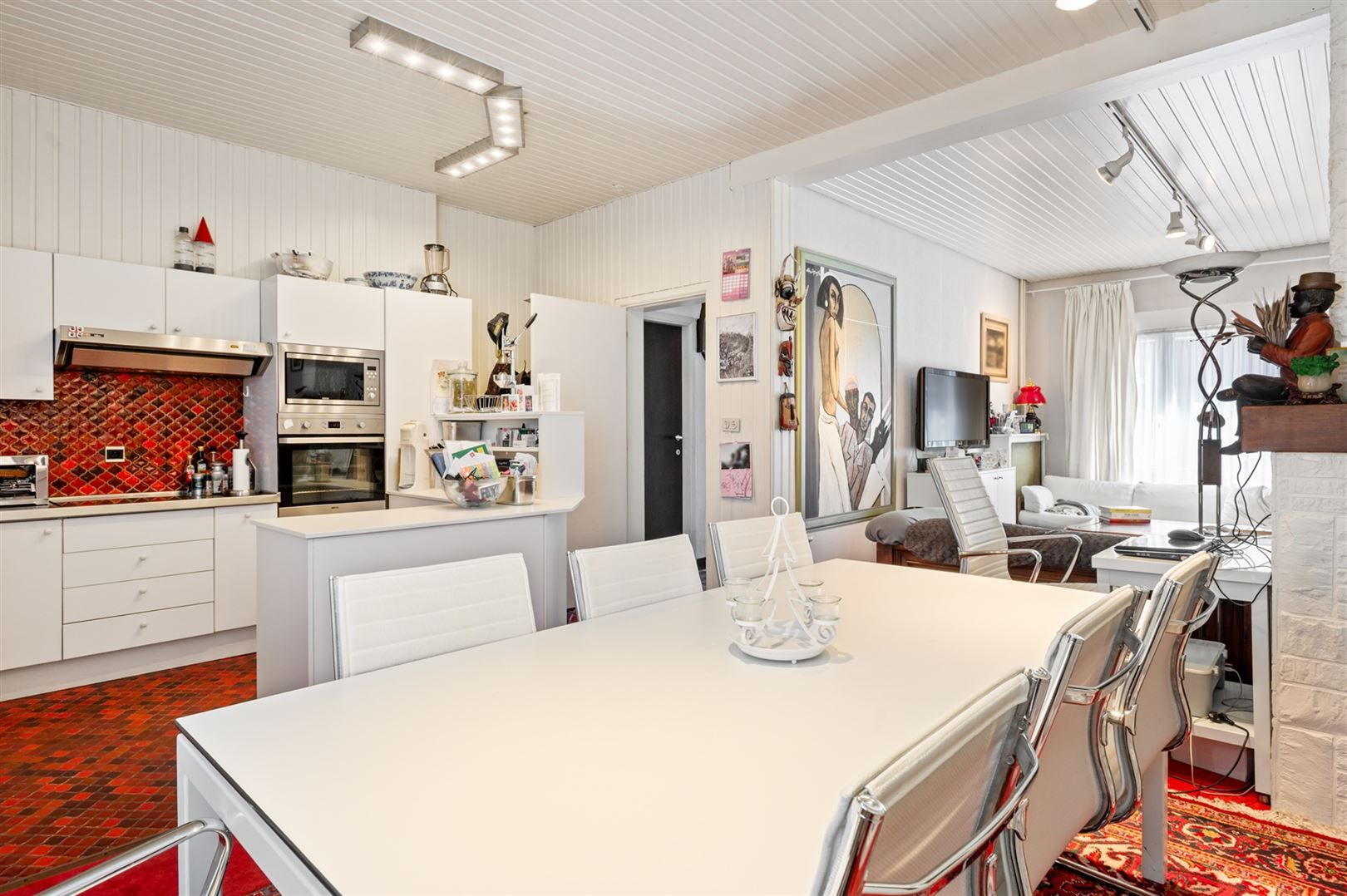 Ruime te renoveren woning in het gegeerde Ekeren-Donk. foto 8