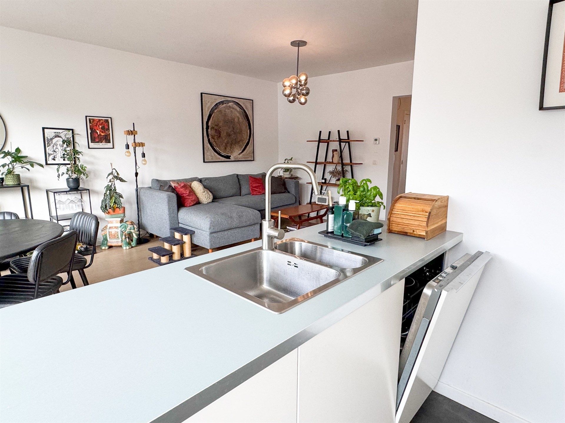 2 slpk appartement met terrasje in een rustige wijk foto 3