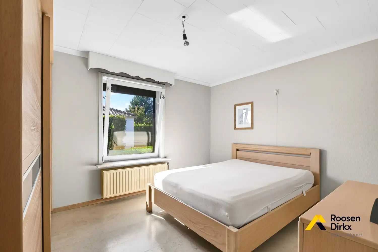 Rustig gelegen degelijke gezinswoning met 3 slaapkamers op perceel van bijna 10a foto 13