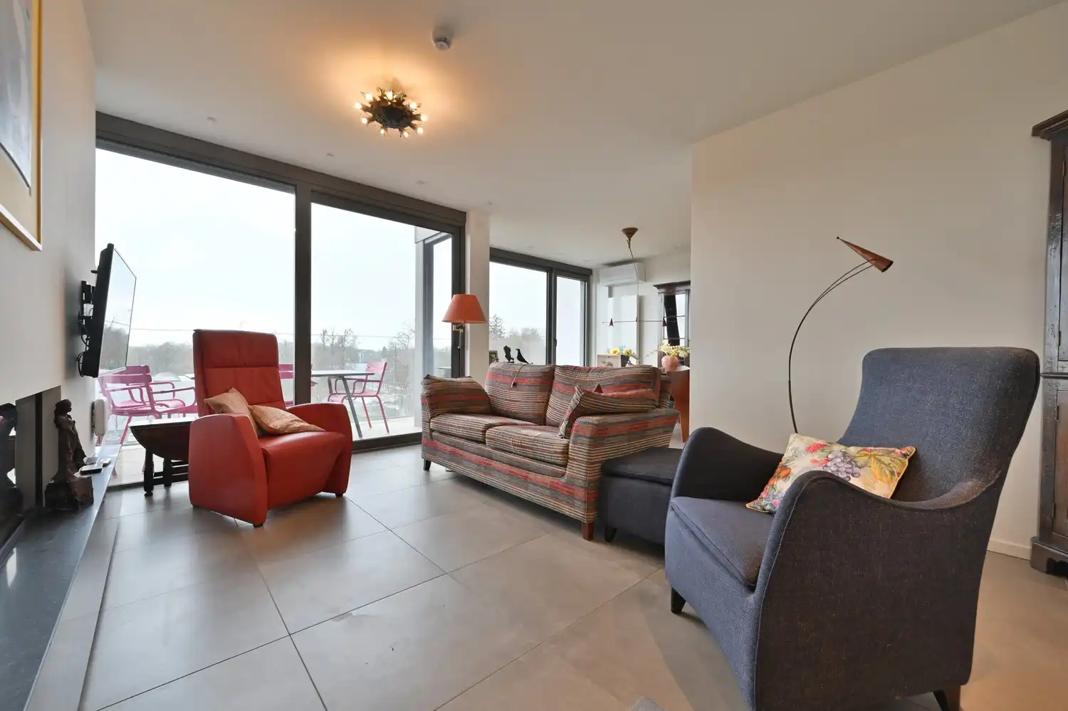 Lichtrijke serviceflat op de bovenste verdieping in Drie Eiken (Lanaken) foto 6