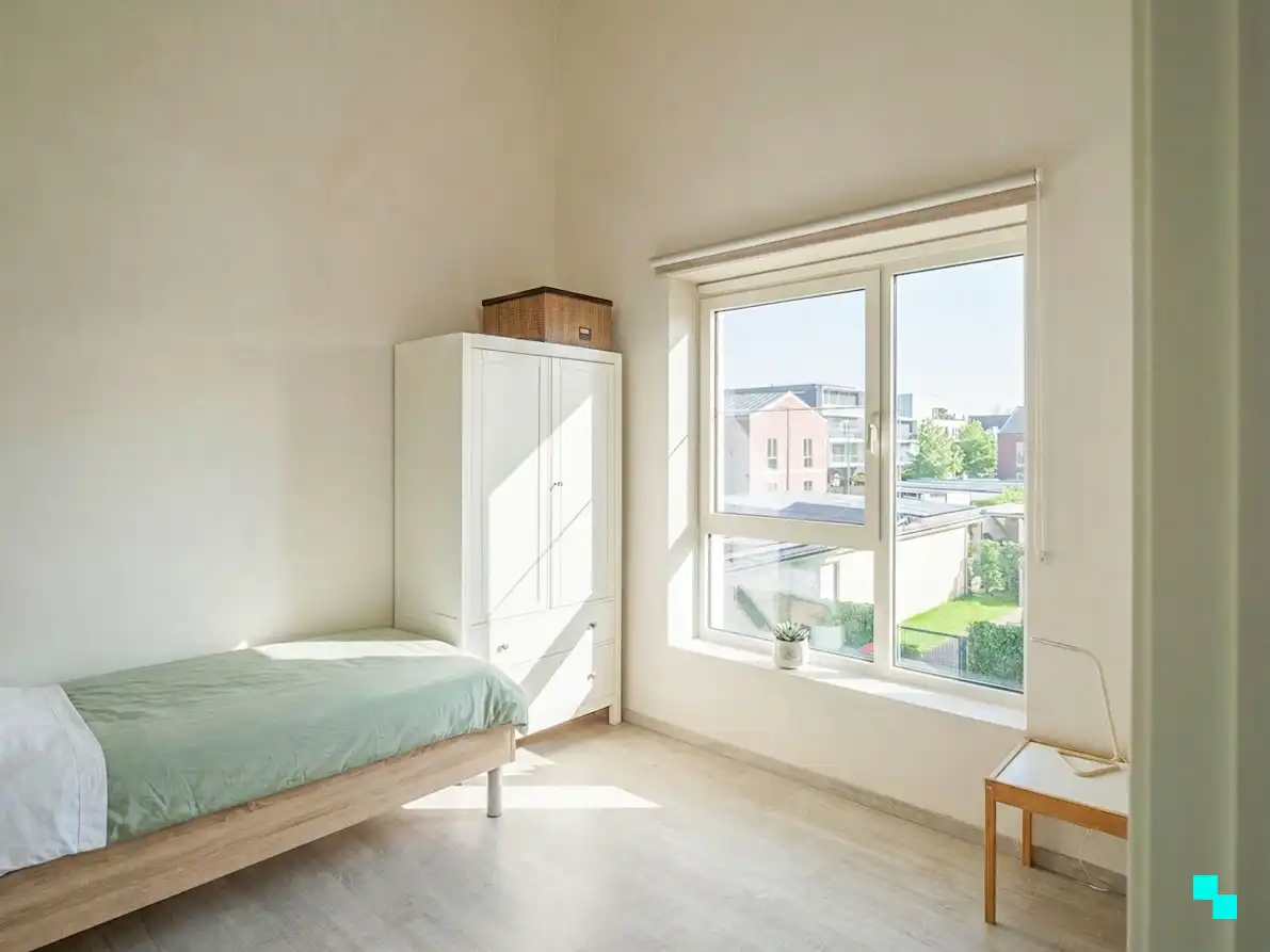 Instapklare woning met vijf kamers in het hart van Merelbeke foto 13