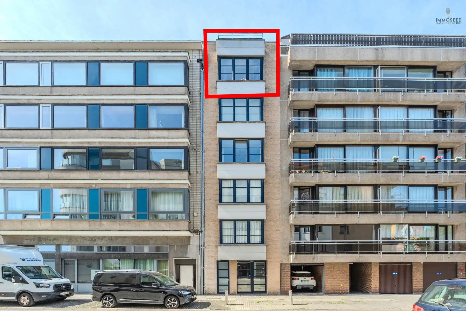 Instapklaar duplexappartement in het hart van Oostende foto {{pictureIndex}}