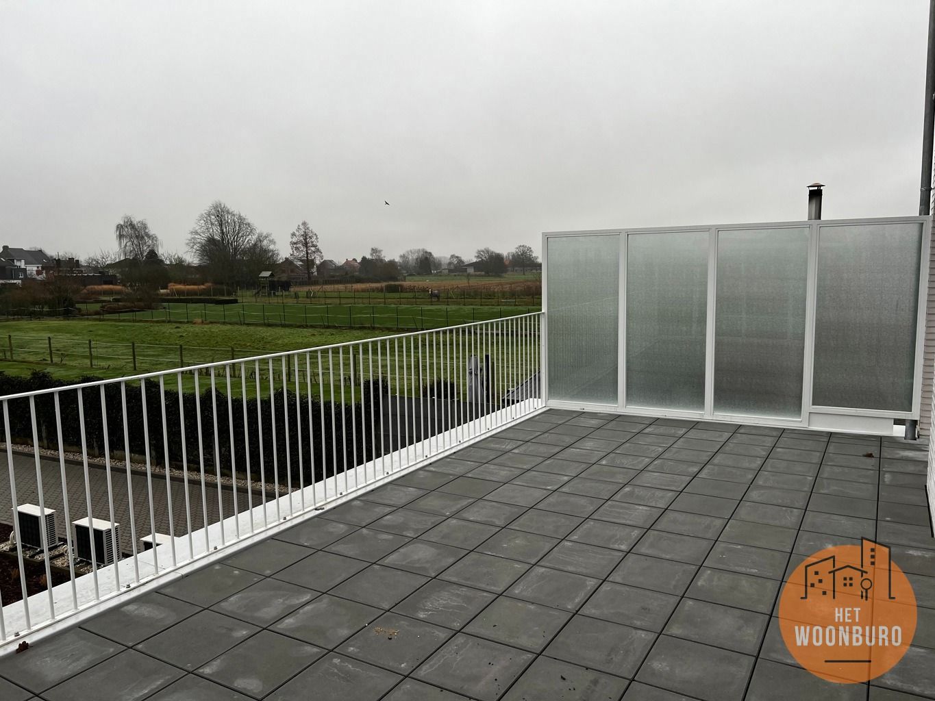 Ruime nieuwbouw duplex met 2 slpks, terras en staanplaats foto 17