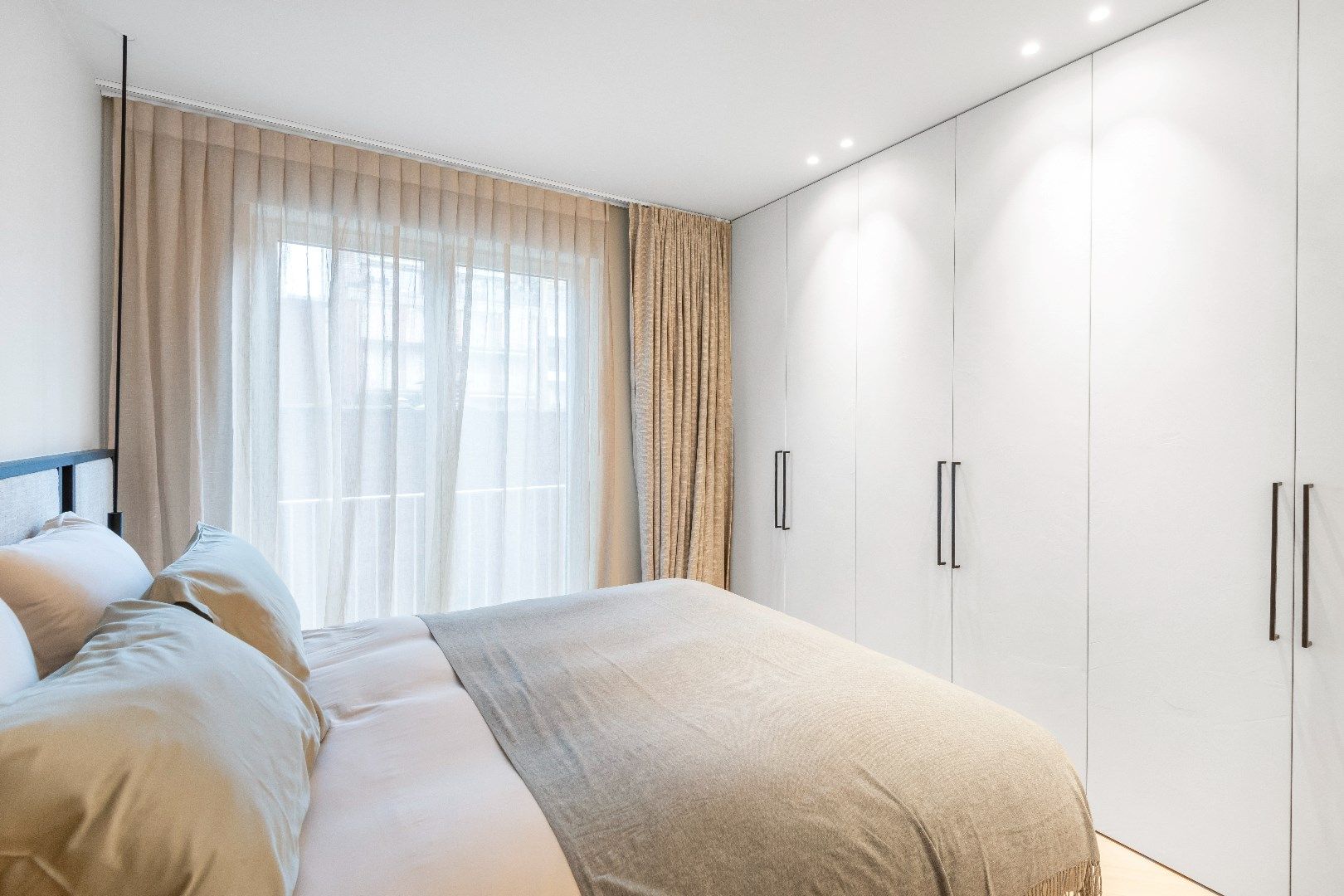 Hoogstaand afgewerkt appartement  met open zicht gelegen vlakbij de Dumortierlaan en op een steenworp van de Zeedijk.   foto 10