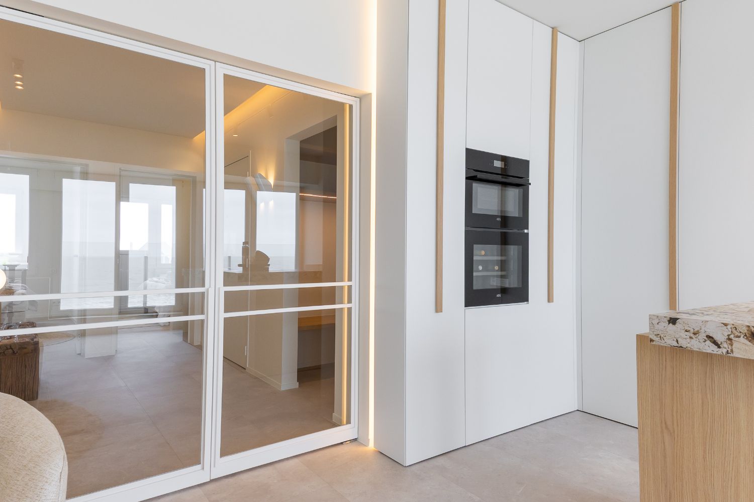 Luxueus 2 slaapkamer-appartement met frontaal zeezicht! foto 14