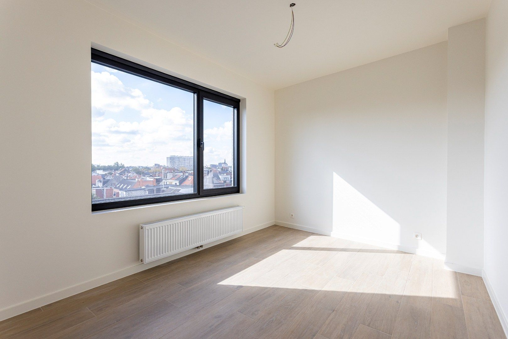 Penthouse (vernieuwbouw) gelegen op de 5de verdieping nabij Roma! foto 8