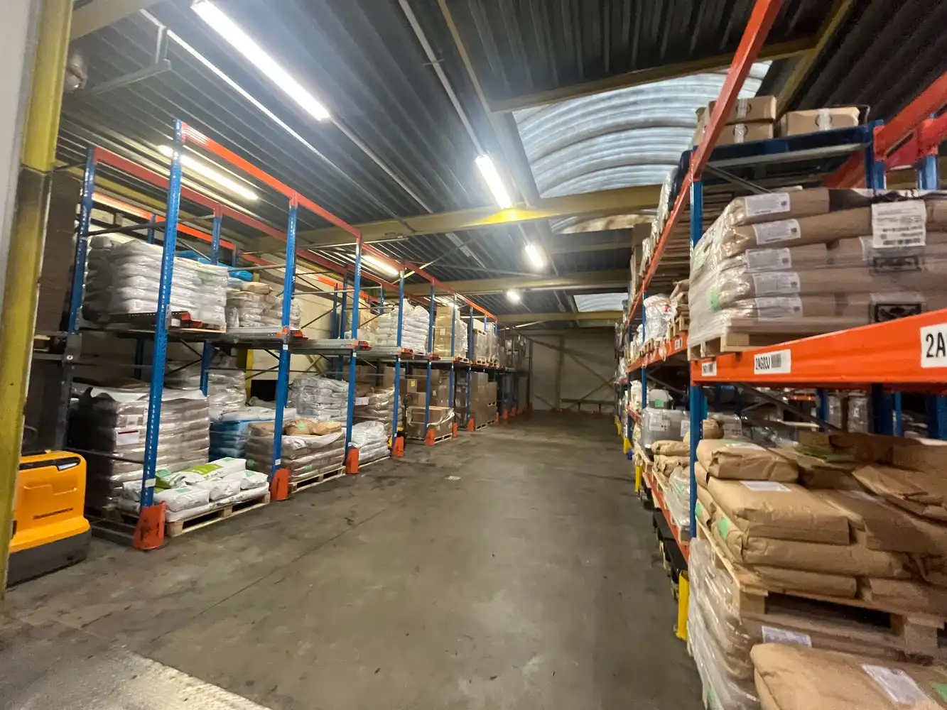 1.144m² Bedrijfsgebouw op 25a38ca foto 21