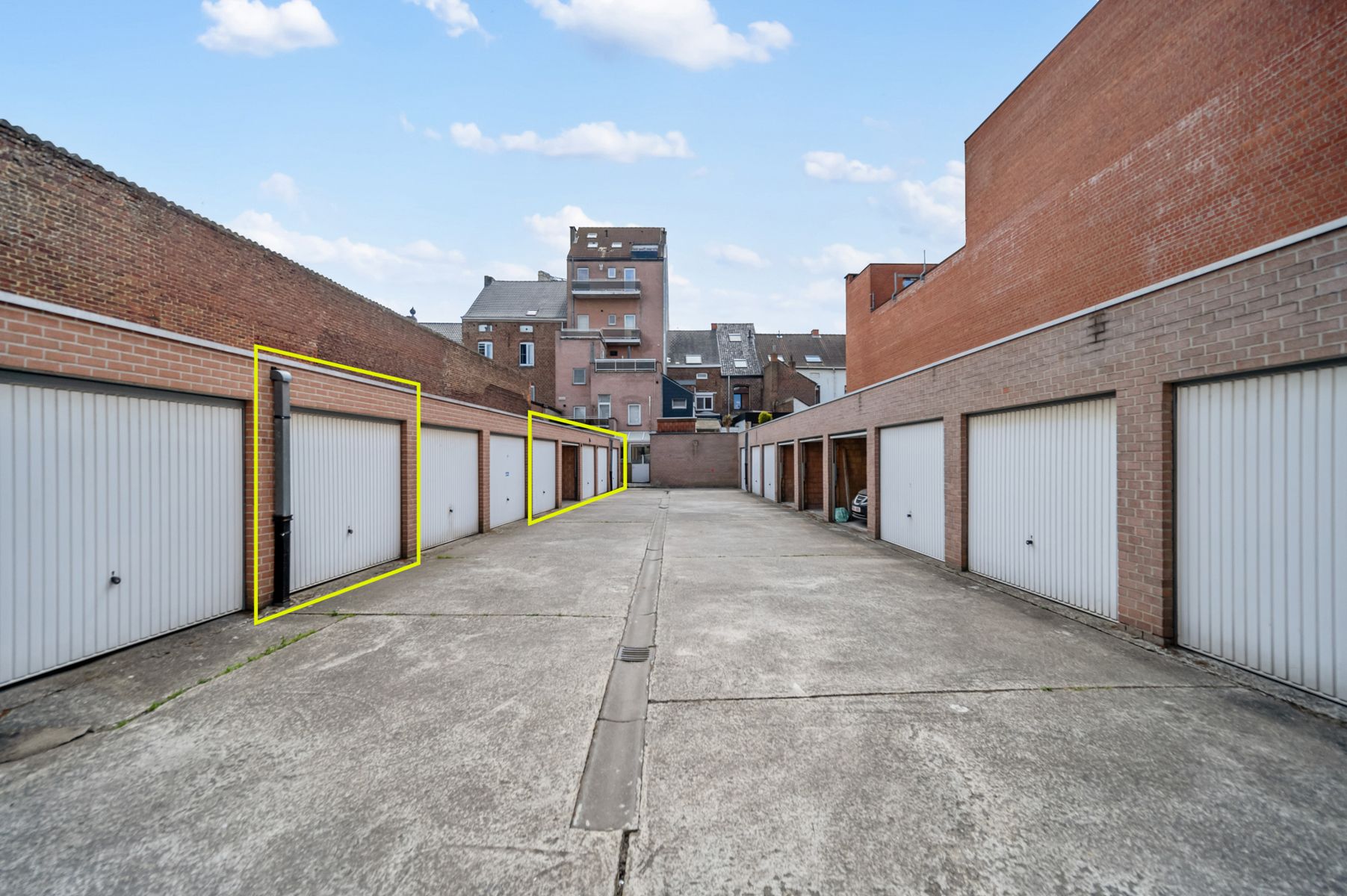 6 afgesloten garageboxen in centrum Geraardsbergen foto 2