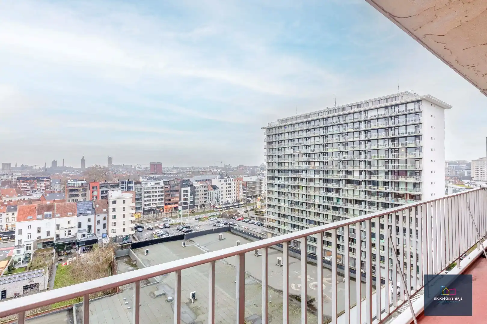 Ruim 2 slaapkamerappartement met garagebox nabij de Blaarmeersen foto 15