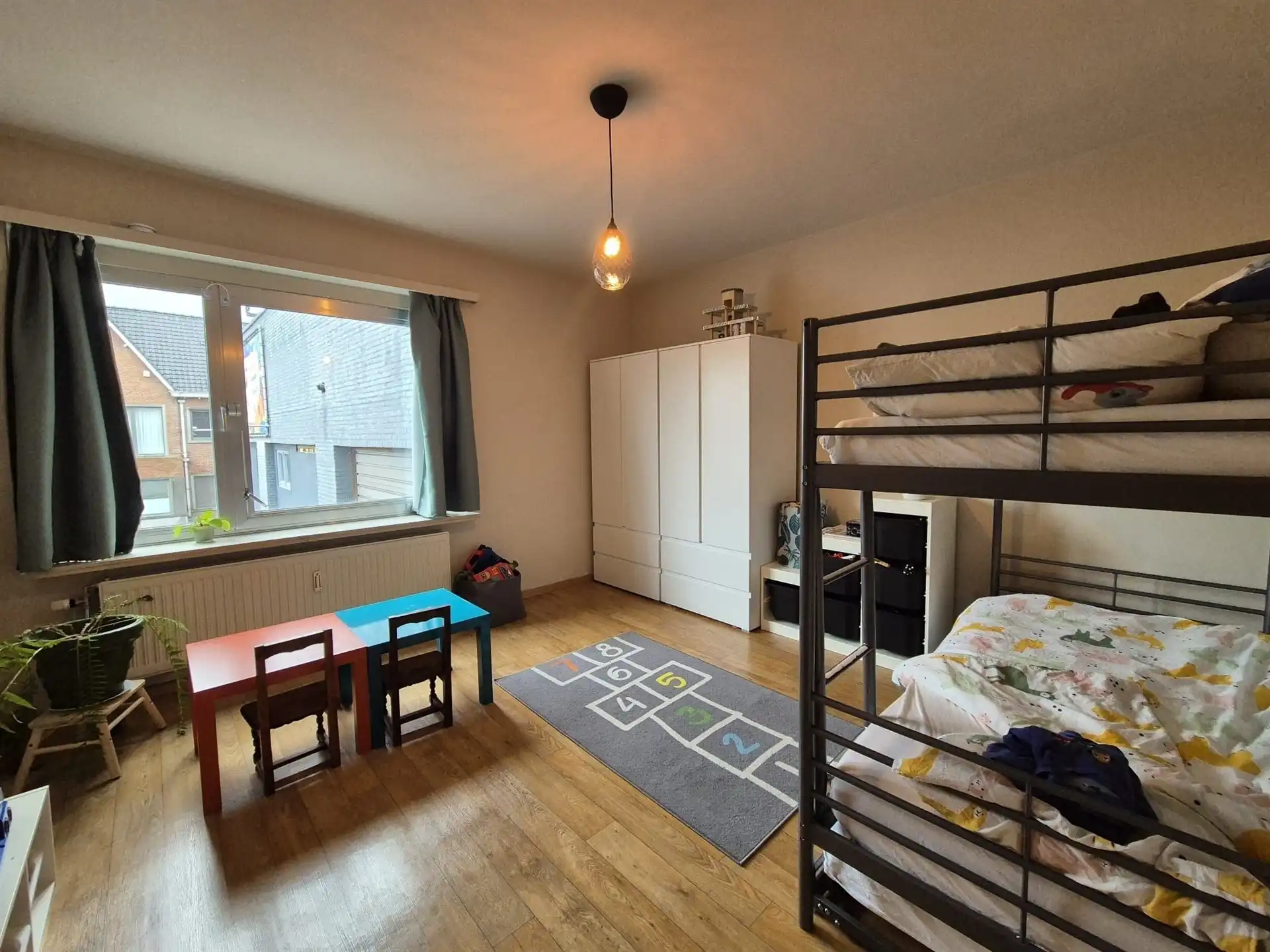 Interessant gelegen appartement met terras en garage. foto 19