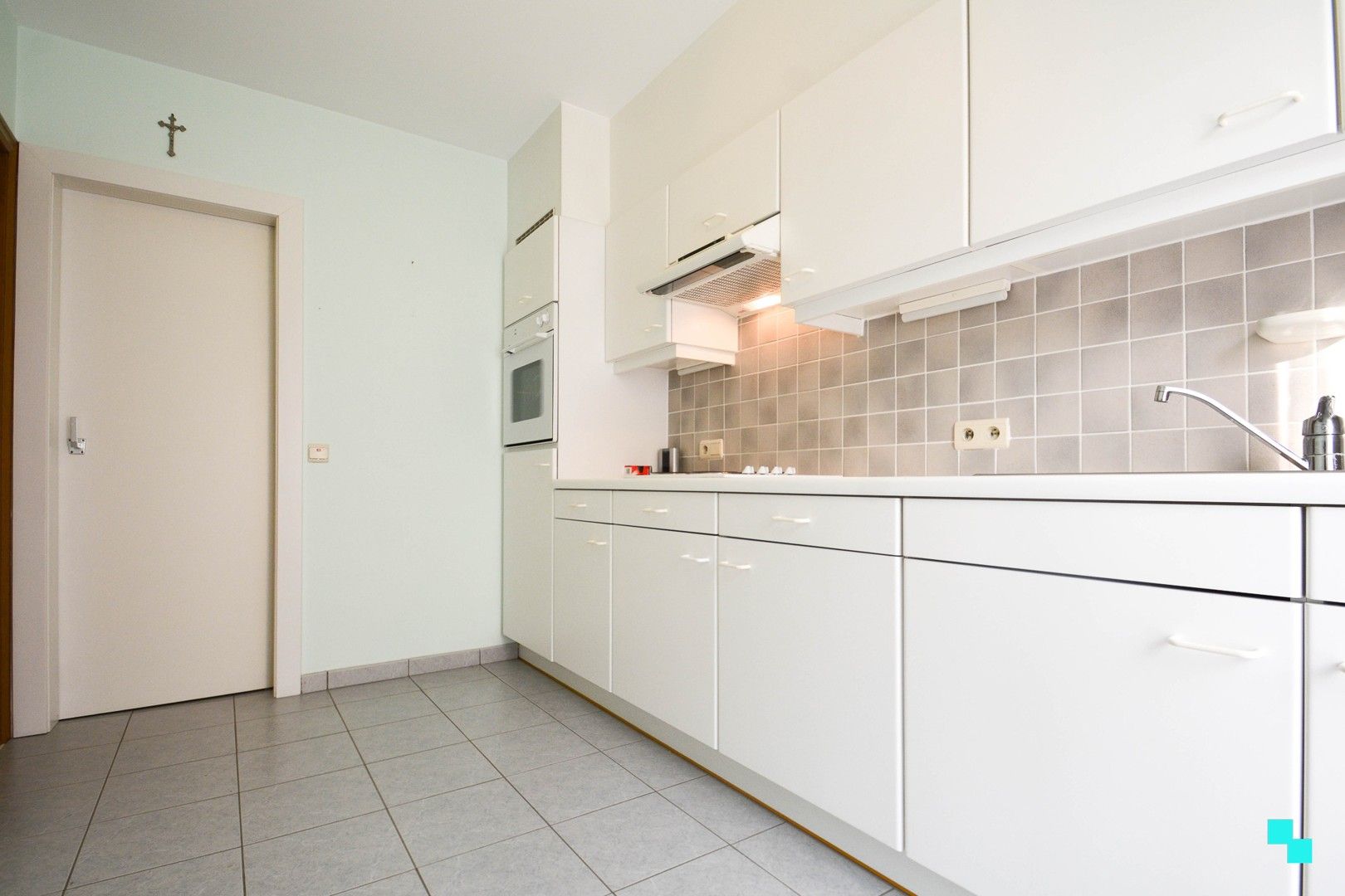 Centraal gelegen instapklaar appartement met groenzicht te Izegem foto 7