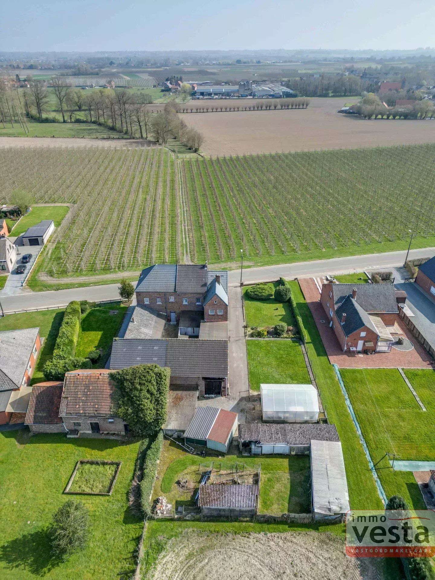 Te renoveren, landelijk gelegen woning/ projectgrond foto 26