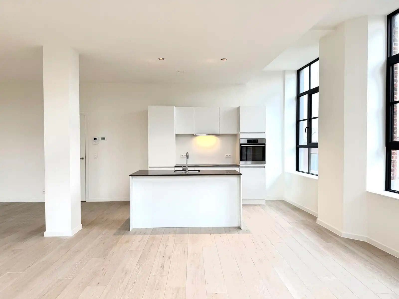 Ruim appartement met 3 slaapkamers foto 2