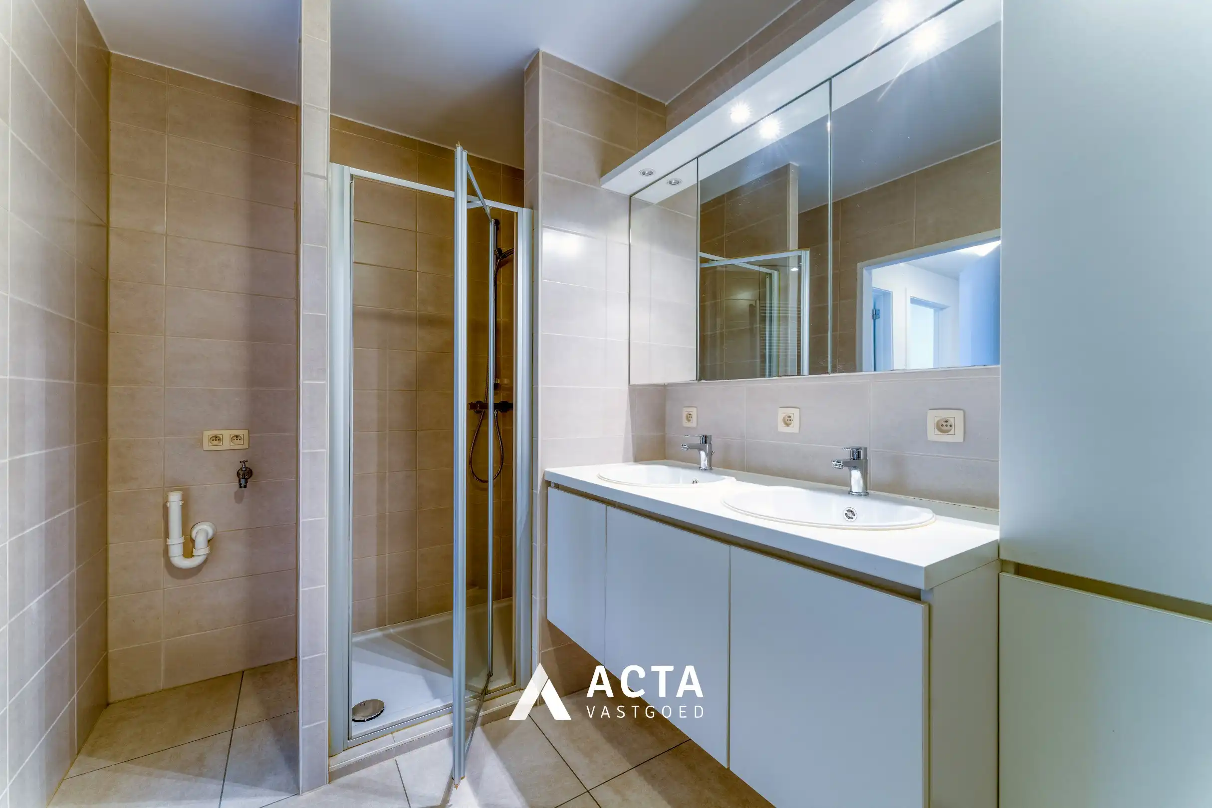 Recent appartement met twee slaapkamers aan het Leopoldpark! foto 12