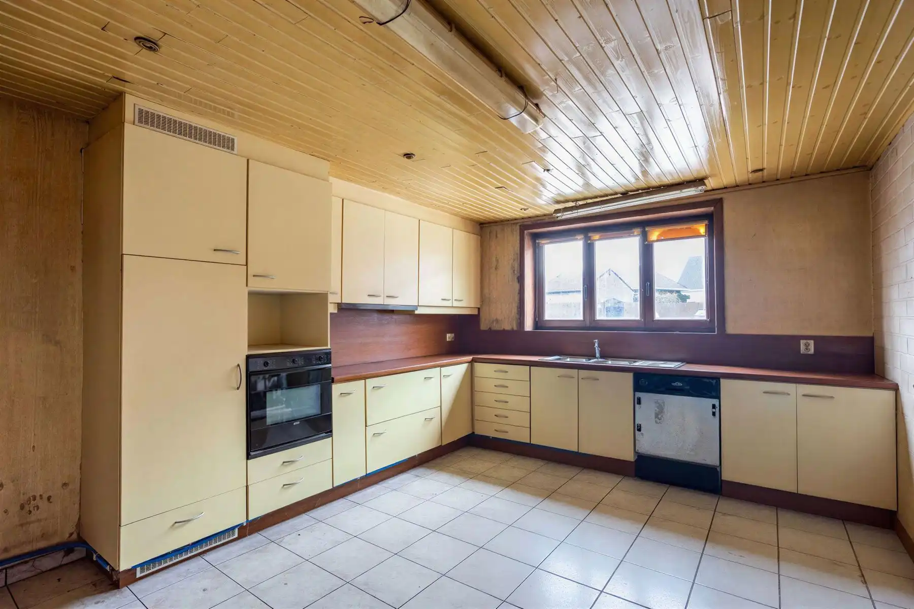 Te renoveren pand te Aaigem! foto 8