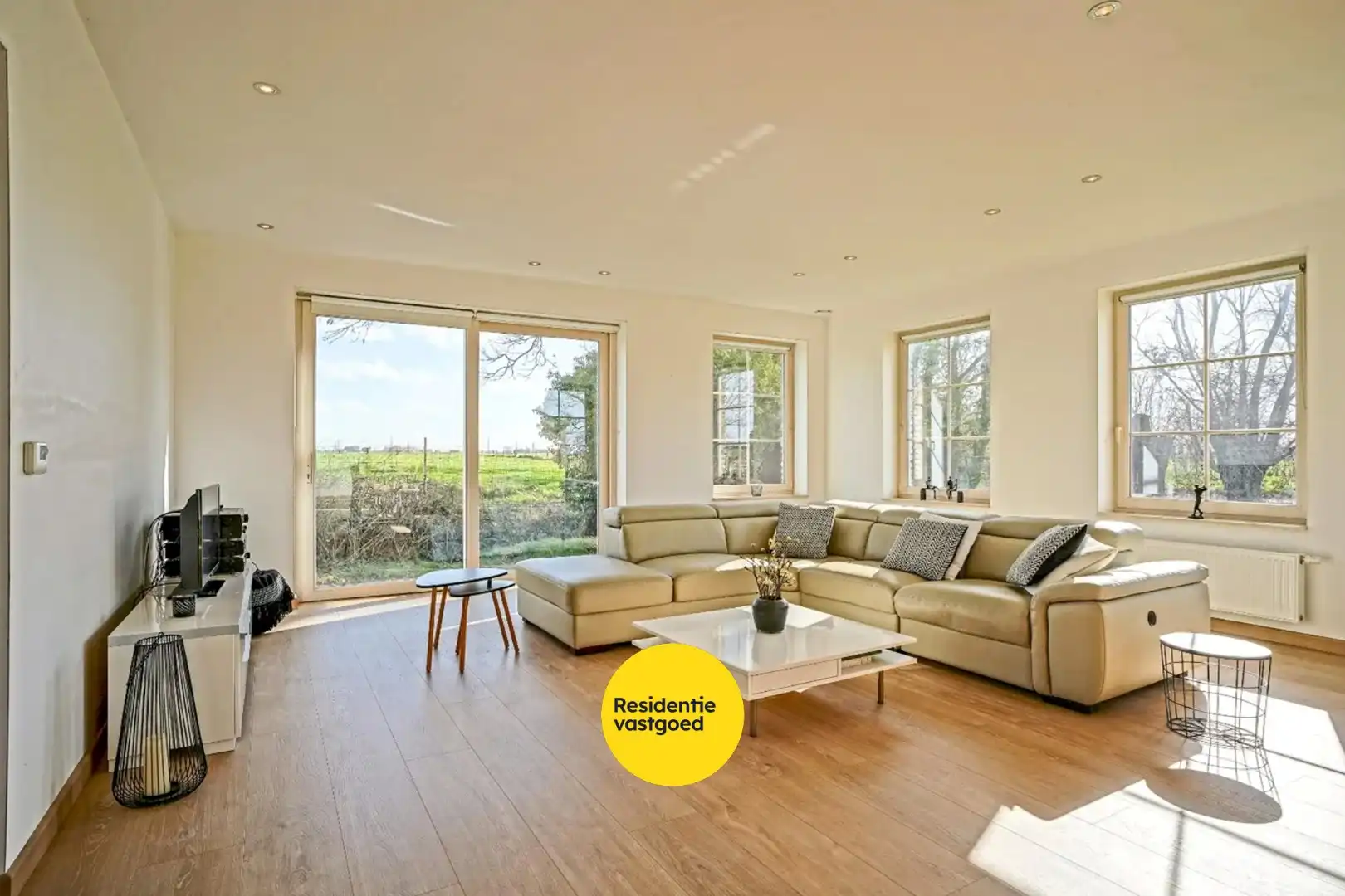 Recente open bebouwing (2019) op een perceel van maar liefst 44.888 m² foto 6