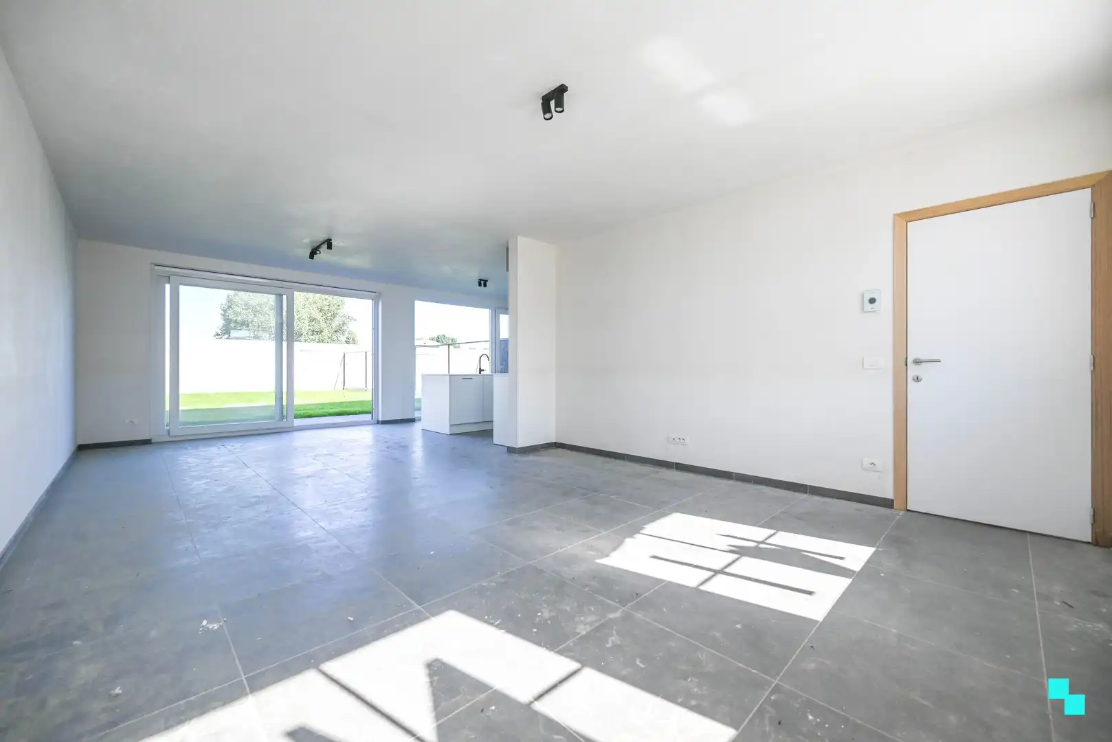 Hedendaagse nieuwbouwwoning nabij centrum foto 4
