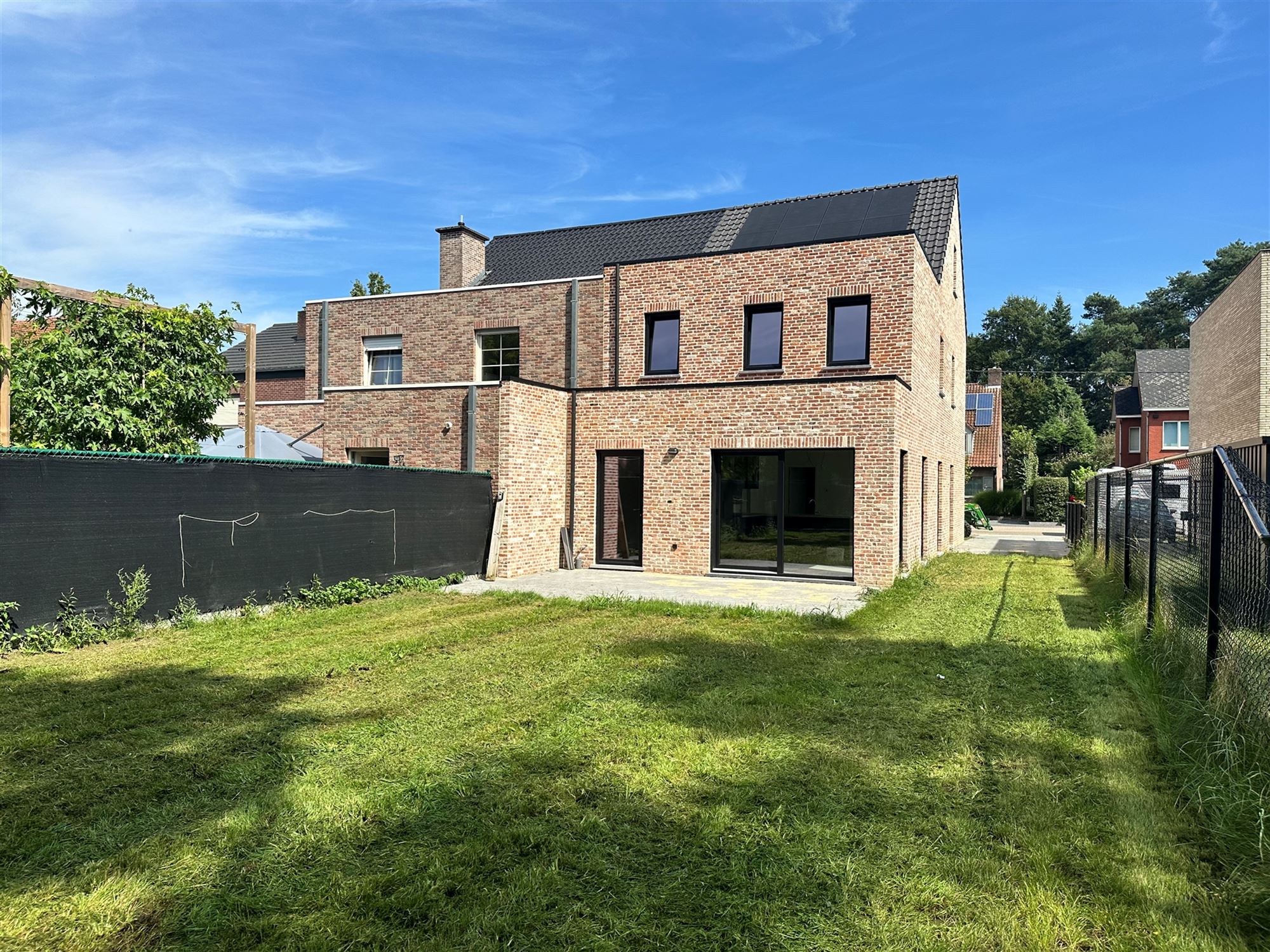 NIEUWBOUWWONING MET 4 SLAAPKAMERS EN RUIM PERCEEL TE OLMEN foto 2