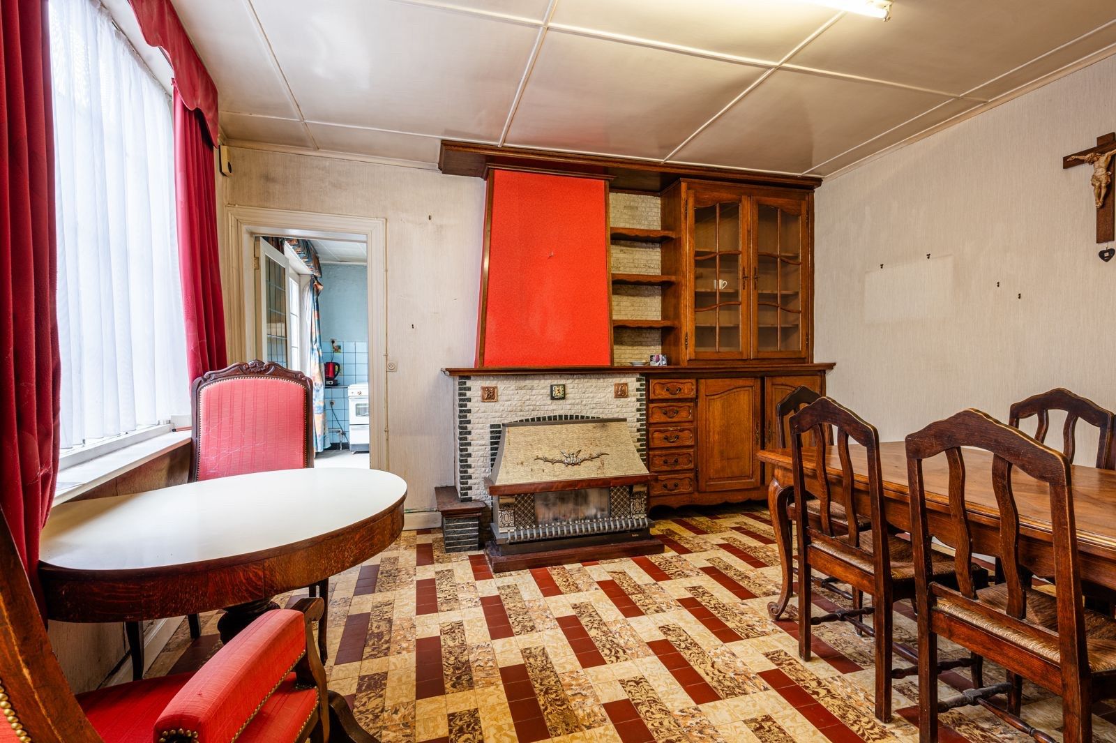 Ruime, te renoveren woning in het centrum van Eeklo foto 5