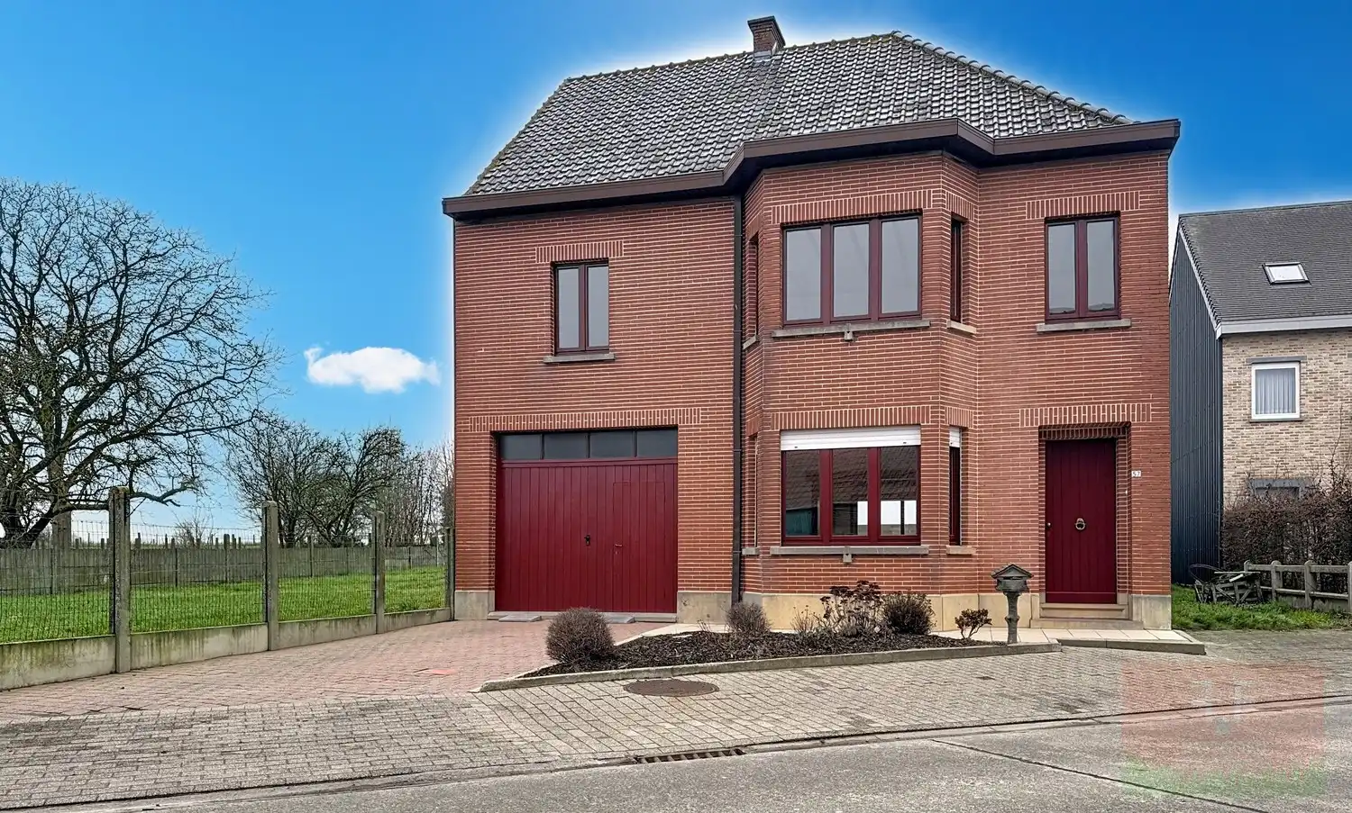 Ruime eengezinswoning met 4 slaapkamers, garage en mooie tuin foto 28