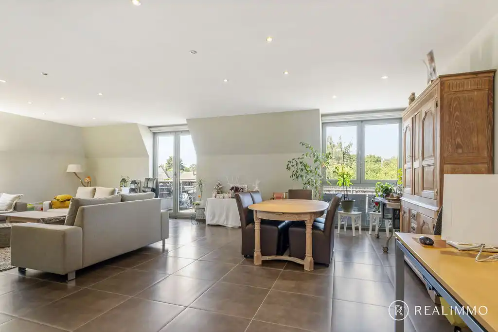 Luxueuze penthouse van 160 m² met 3 slaapkamers en parkting te Dottenijs! foto 4