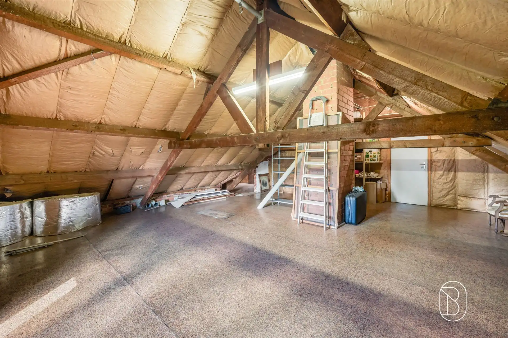 Degelijke villa met prachtig open zicht. foto 21