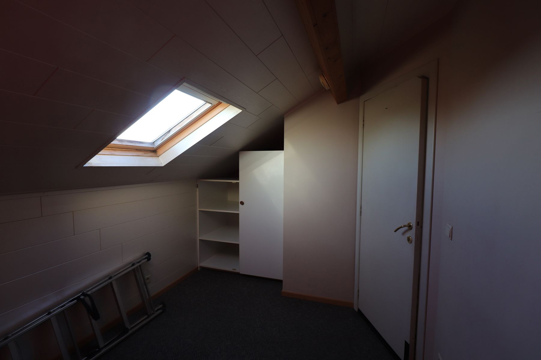 Een dakappartement met 1 slaapkamer op een rustige locatie in Beerse. foto 7