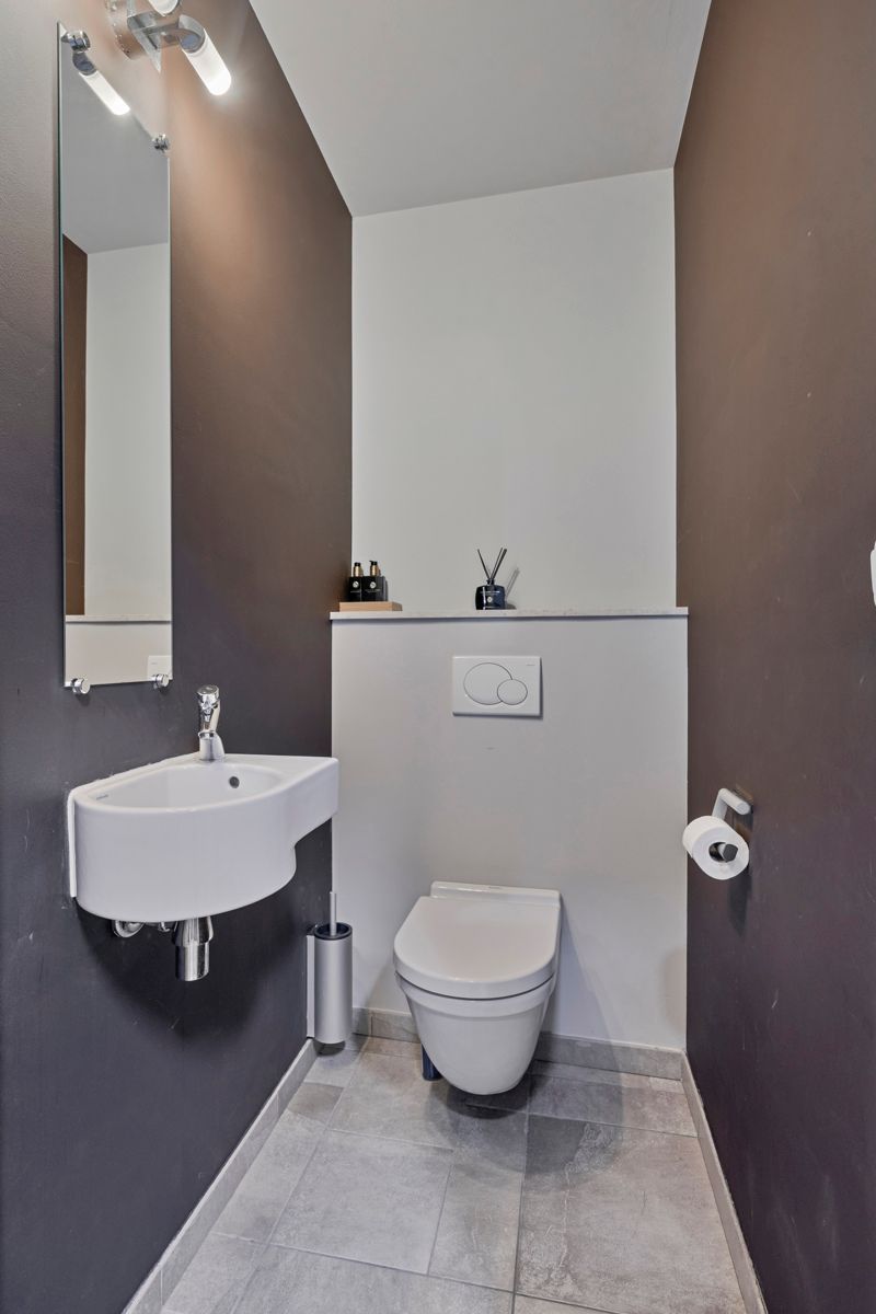 Prachtige villa met mooie tuin en 5 slaapkamers foto 20