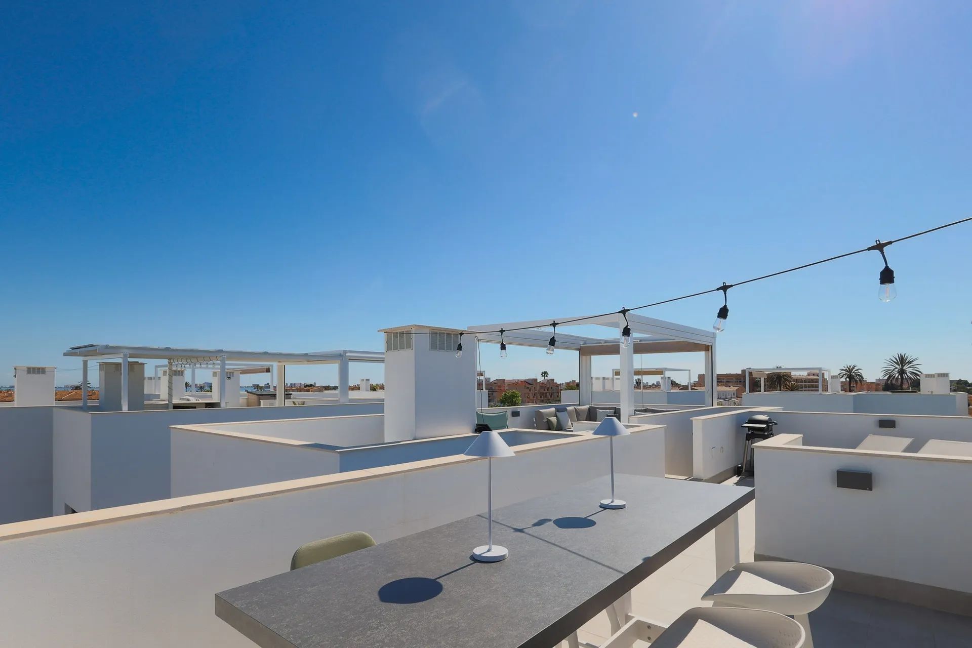Direct genieten: instapklaar penthouse op toplocatie aan de kust foto 31