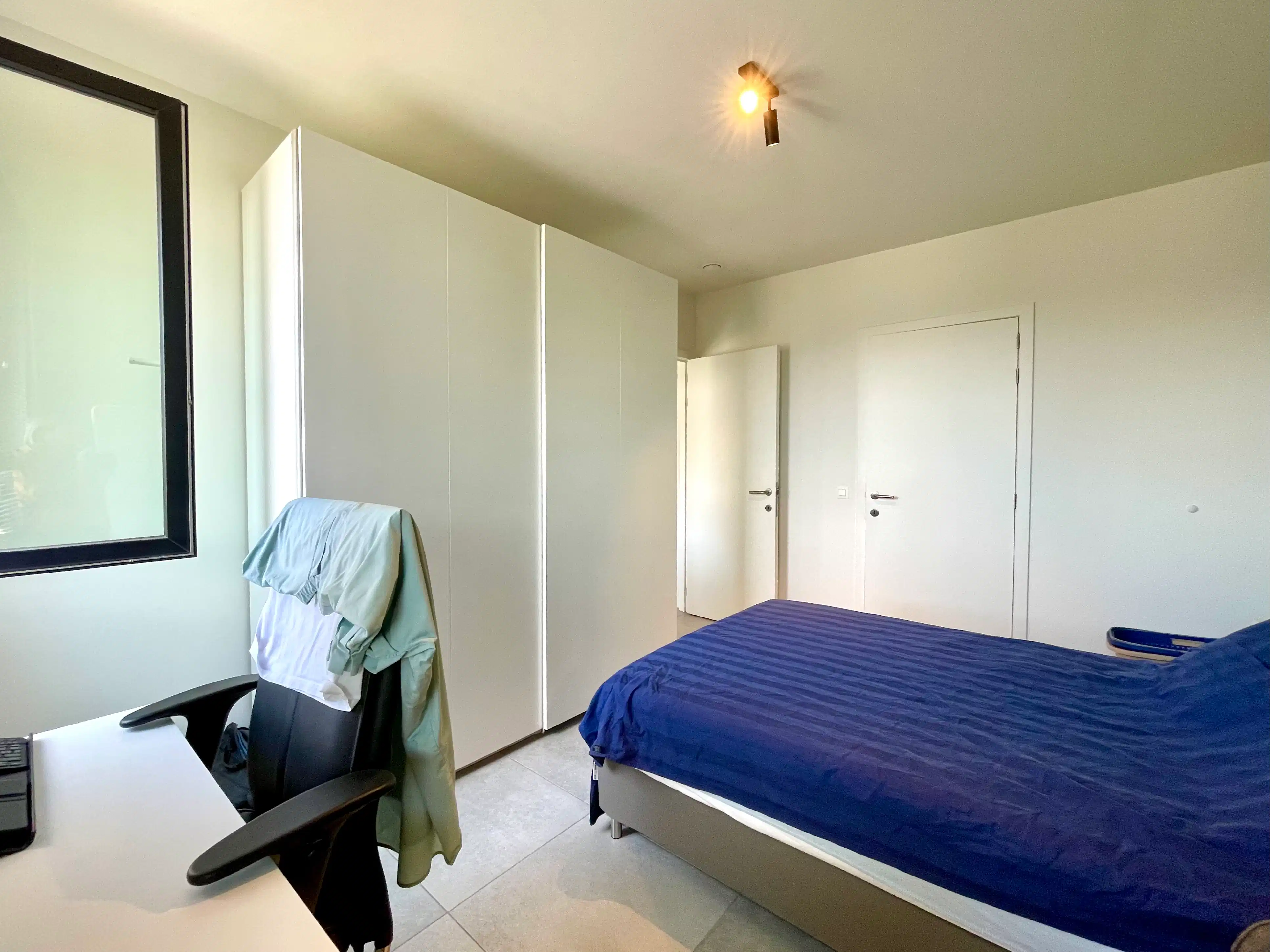 Aangenaam 1-slaapkamerappartement met terras en parking foto 9