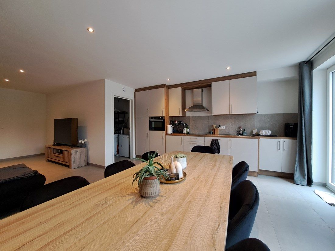 Mooi ruim energiezuinig gelijkvloers appartement te Dilsen-Stokkem foto 5