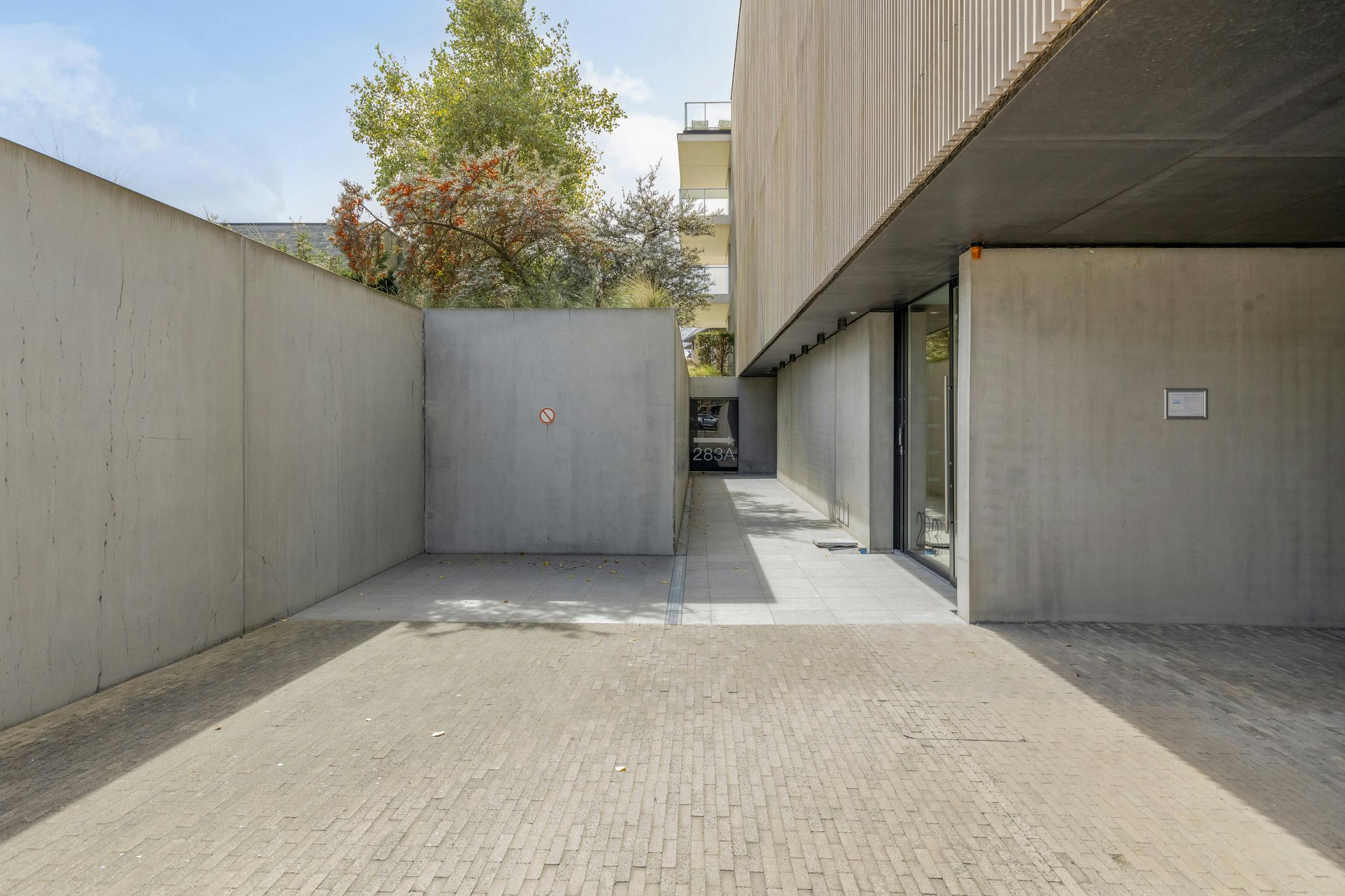 Modern appartement van Rietveld vlakbij zee in Sint-Idesbald foto 2